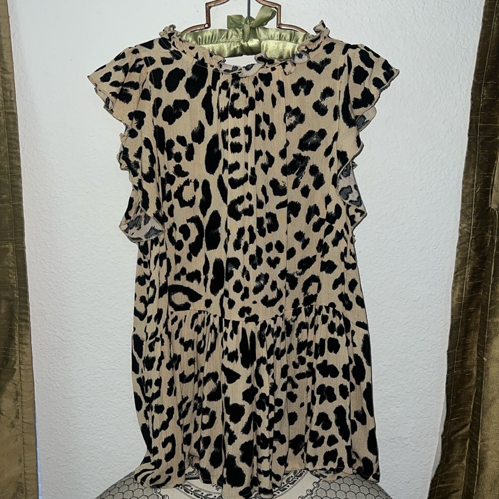 Main strip Leopard Ruffle Top